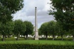 Platz mit Obelisk